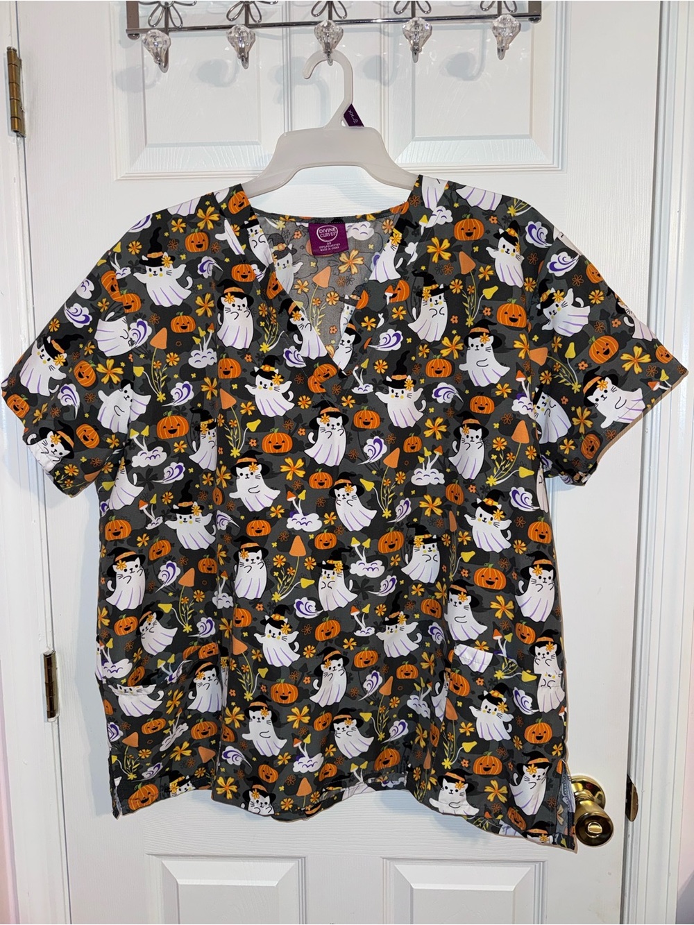 Autumn/Halloween Ghost Print Scrub Top - Black & Orange
